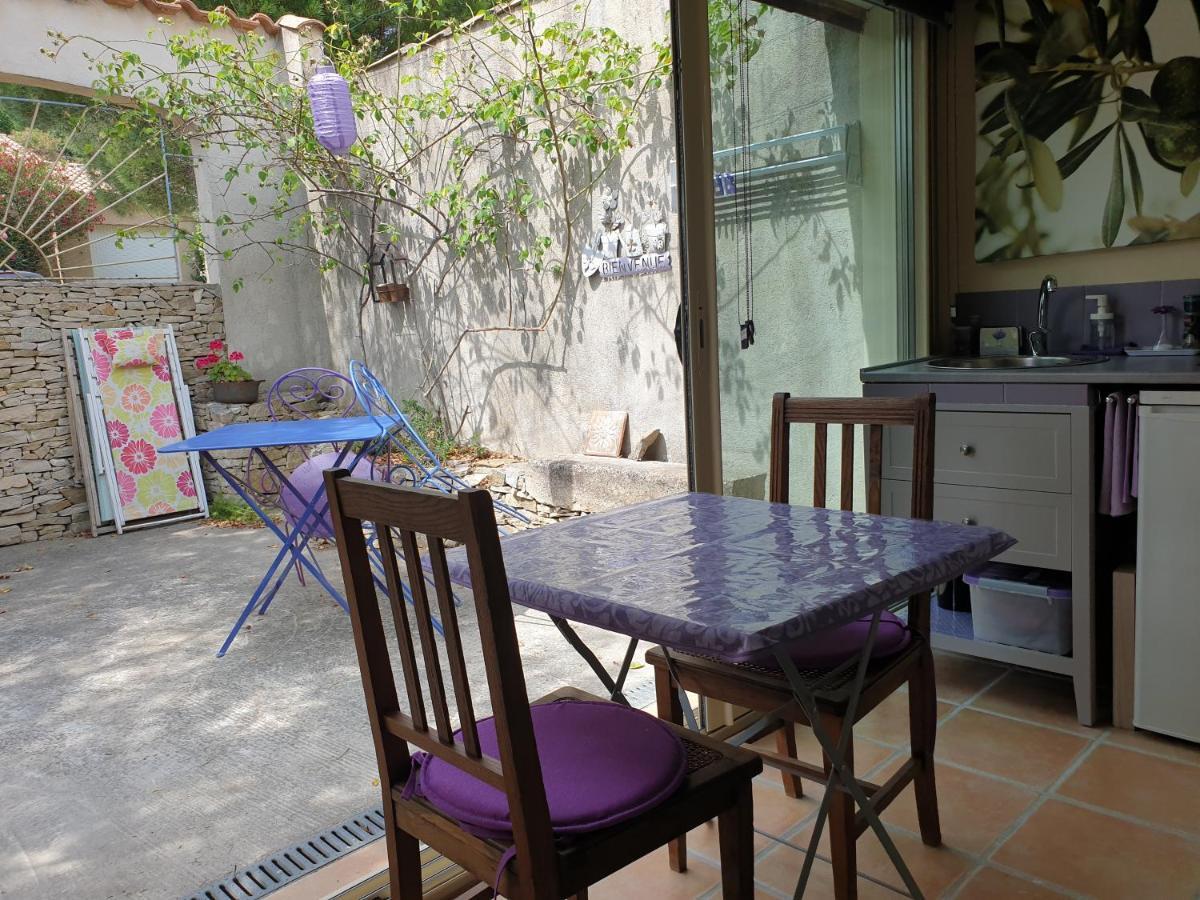 Pause Couleur Lavandula Roussas Εξωτερικό φωτογραφία