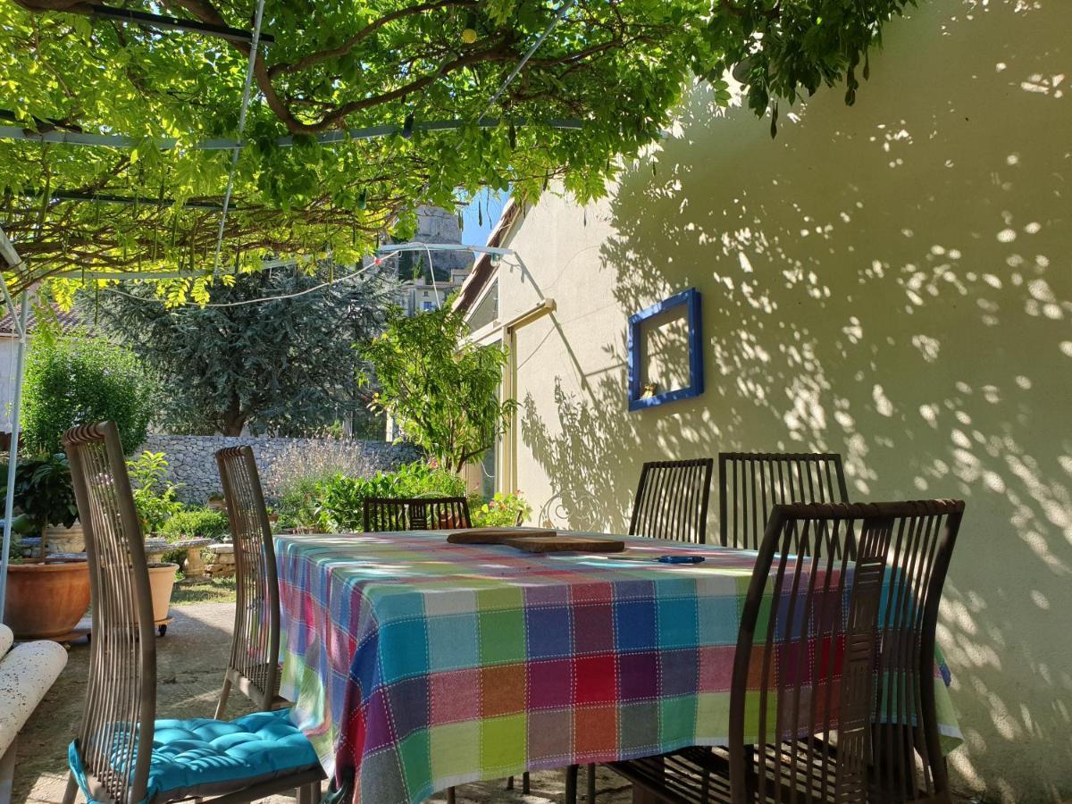 Pause Couleur Lavandula Roussas Εξωτερικό φωτογραφία