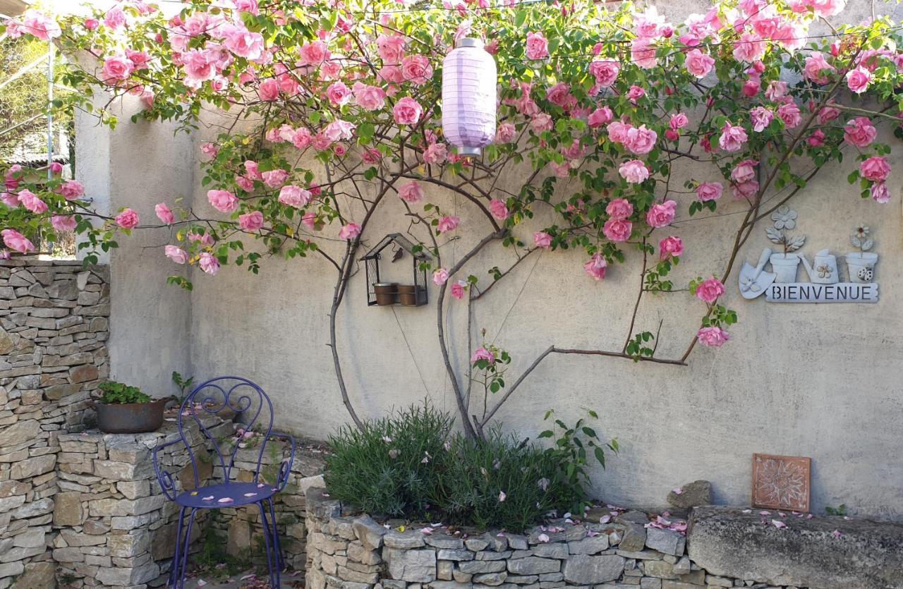 Pause Couleur Lavandula Roussas Εξωτερικό φωτογραφία