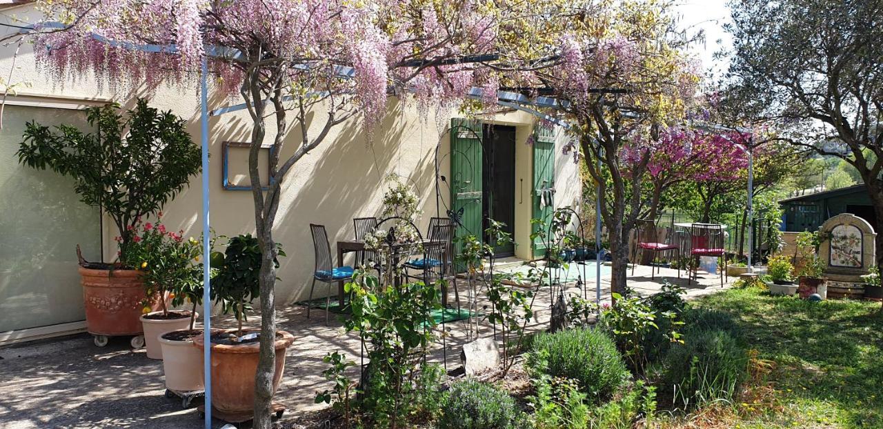 Pause Couleur Lavandula Roussas Εξωτερικό φωτογραφία
