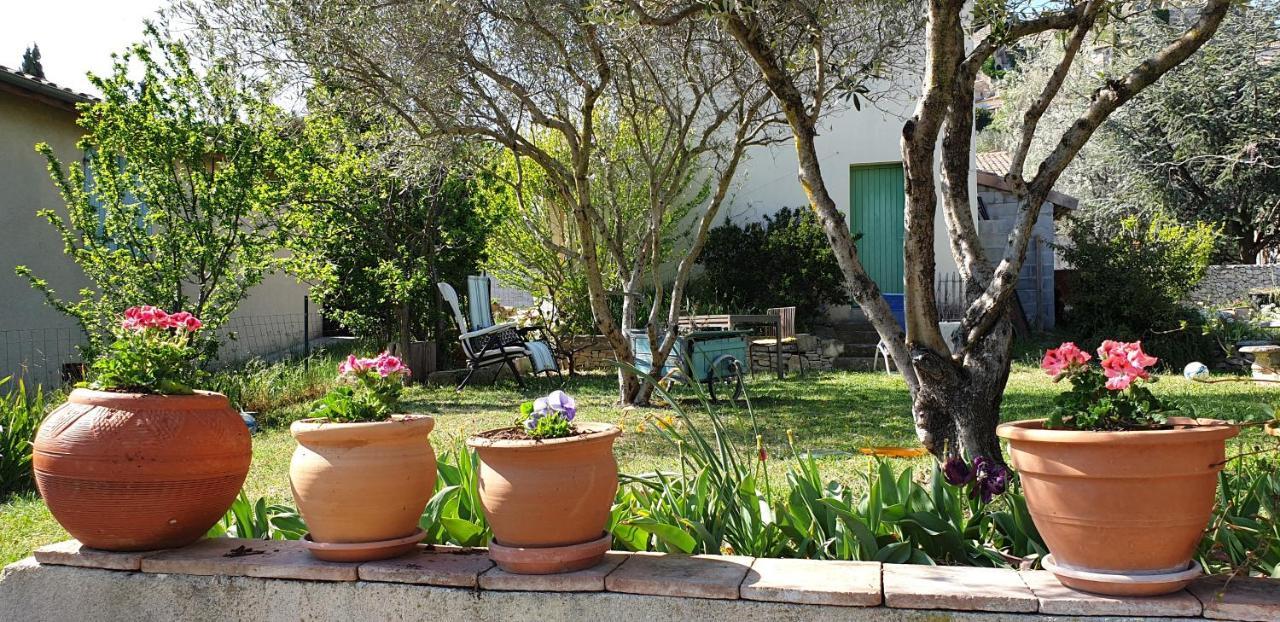 Pause Couleur Lavandula Roussas Εξωτερικό φωτογραφία